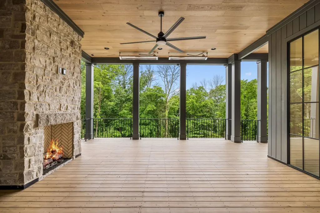 8087 Mountaintop Drive College Grove TN 37046