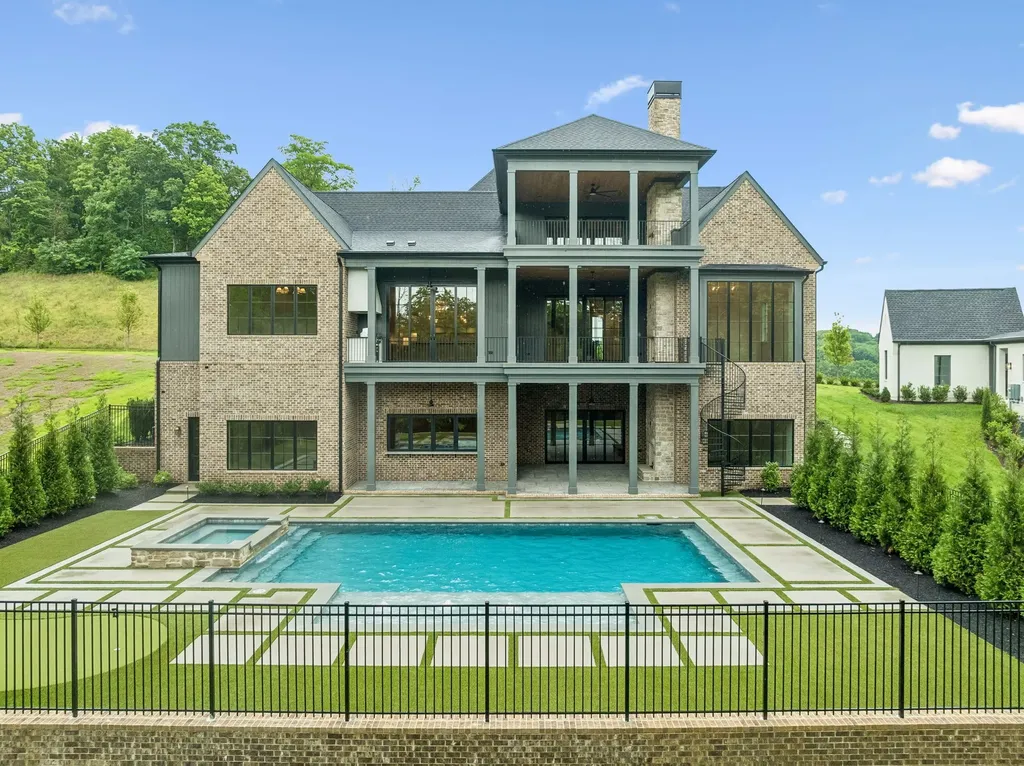 8087 Mountaintop Drive College Grove TN 37046