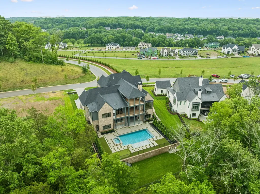 8087 Mountaintop Drive College Grove TN 37046