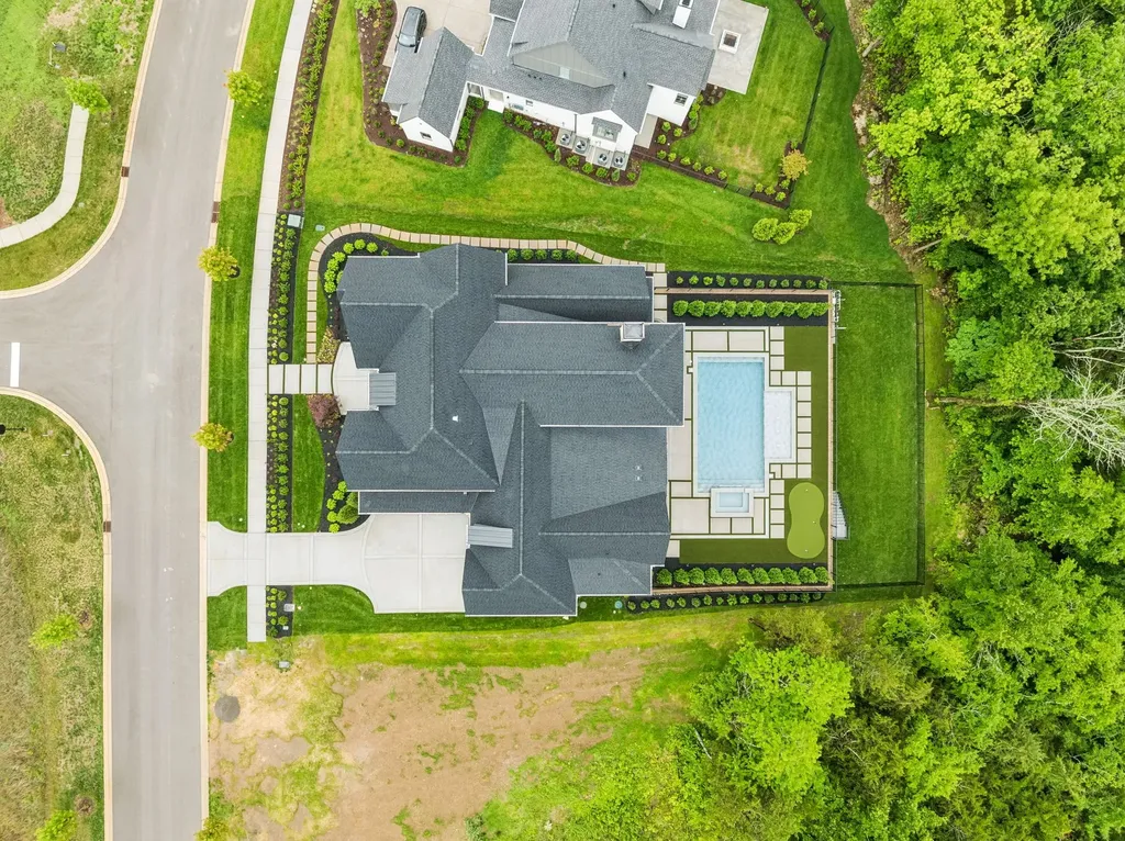 8087 Mountaintop Drive College Grove TN 37046