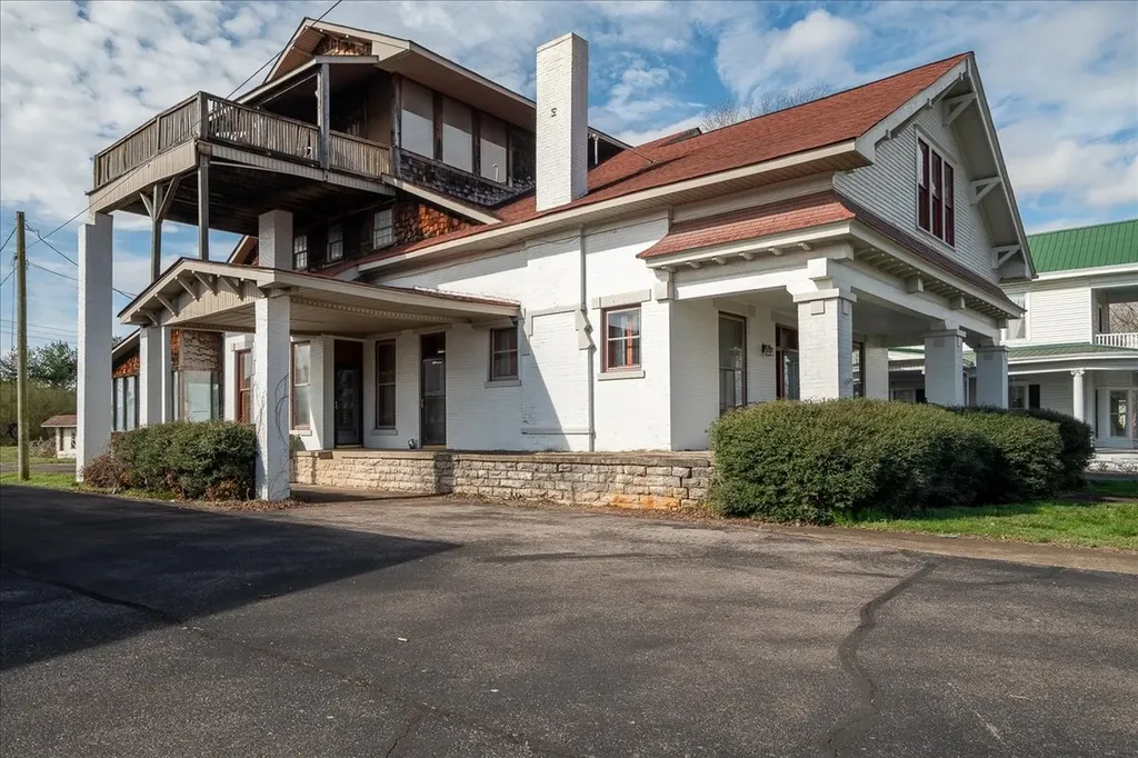 235 Pulaski Street Lawrenceburg TN 38464