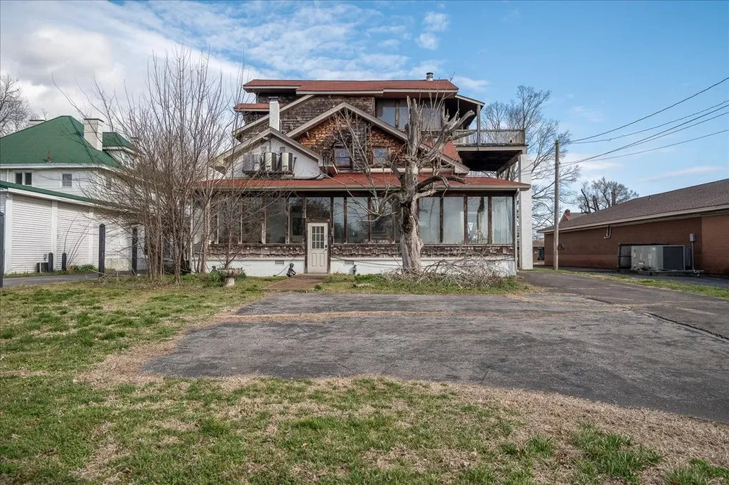 235 Pulaski Street Lawrenceburg TN 38464