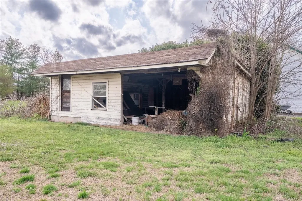 235 Pulaski Street Lawrenceburg TN 38464