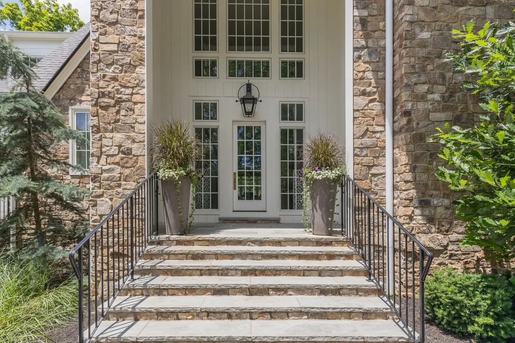 2402 Valley Brook Road Nashville TN 37215