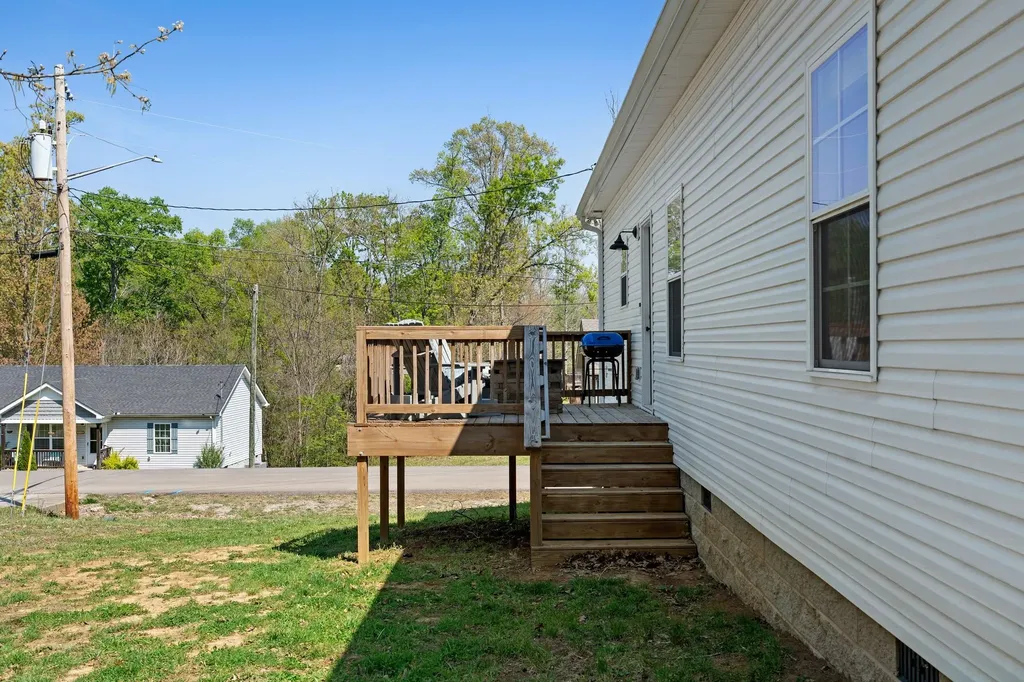 391 Elm Avenue Lewisburg TN 37091
