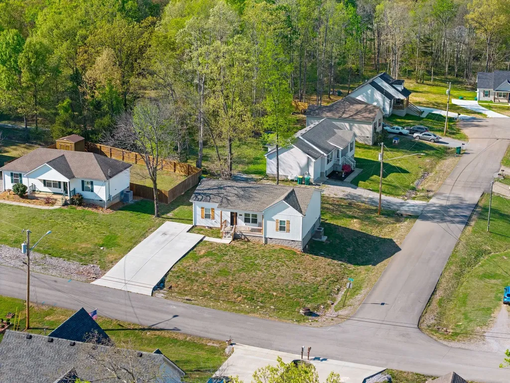 391 Elm Avenue Lewisburg TN 37091