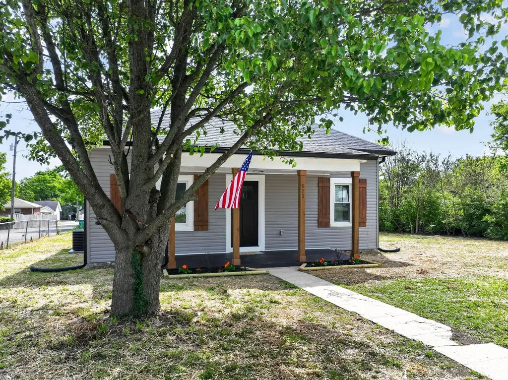 623 4th Ave, N Lewisburg TN 37091