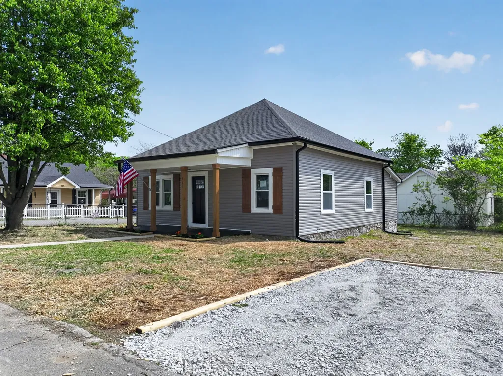 623 4th Ave, N Lewisburg TN 37091