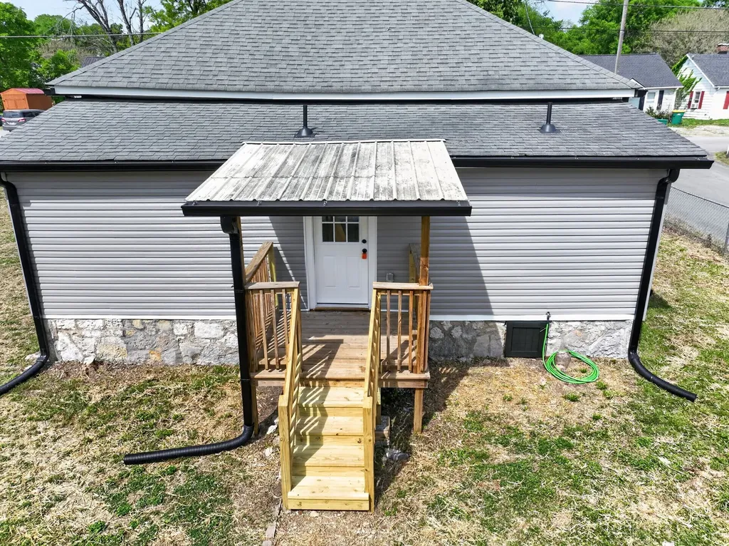 623 4th Ave, N Lewisburg TN 37091