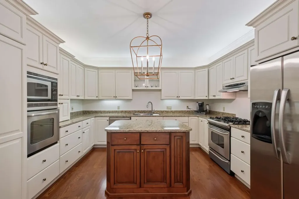 3737 West End Avenue Nashville TN 37205