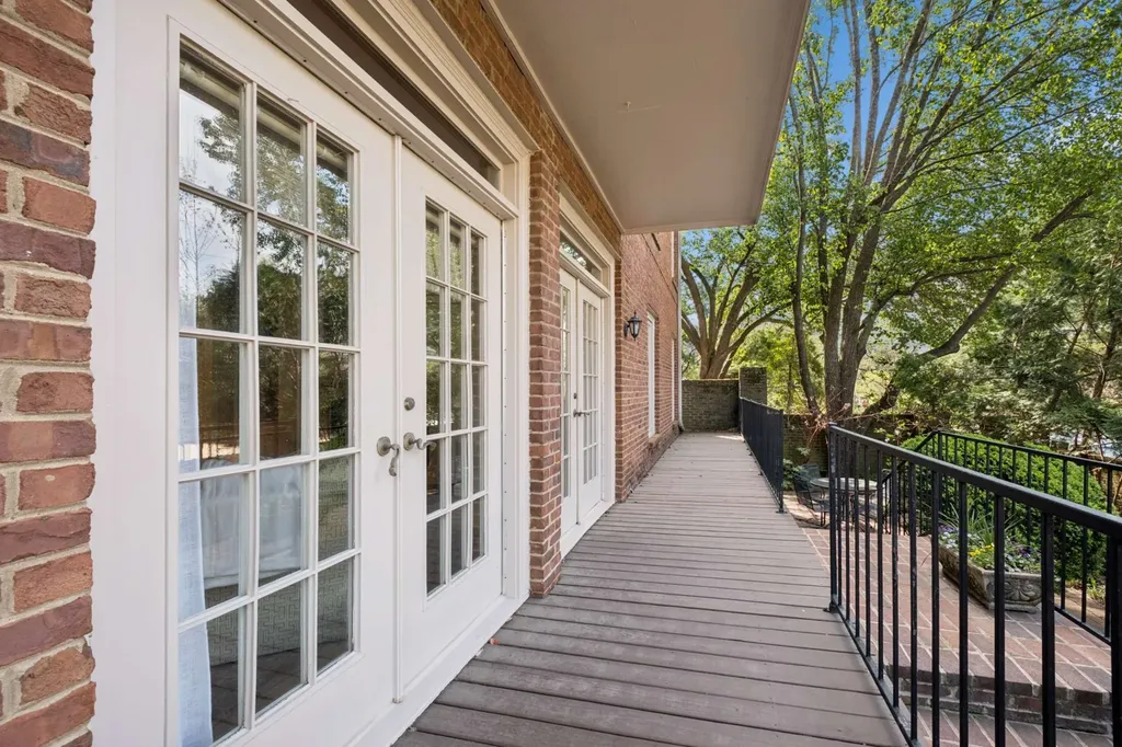 3737 West End Avenue Nashville TN 37205