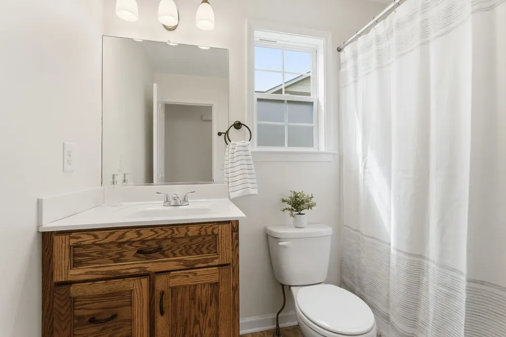 1824 Elizabeth Lane Columbia TN 38401