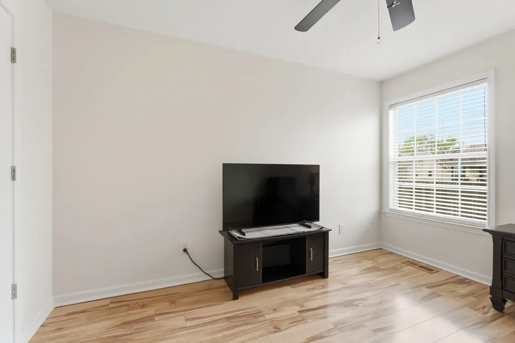 1824 Elizabeth Lane Columbia TN 38401