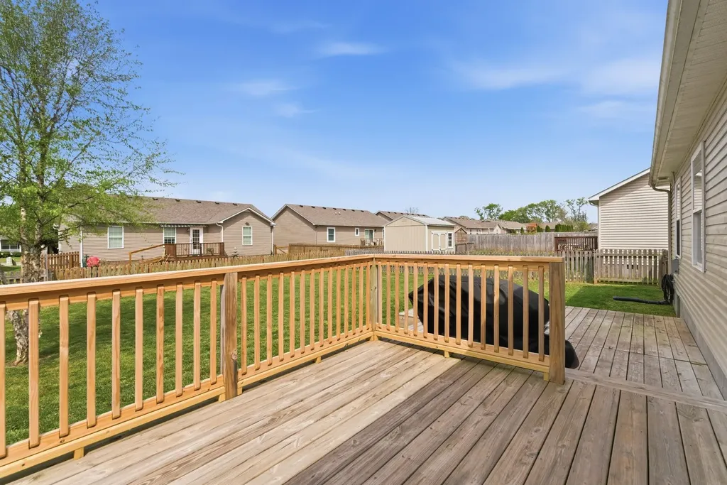 1824 Elizabeth Lane Columbia TN 38401