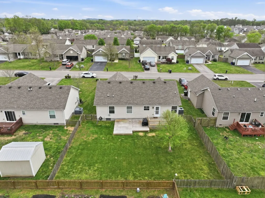 1824 Elizabeth Lane Columbia TN 38401