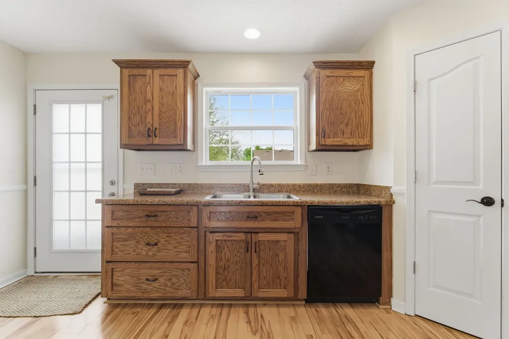 1824 Elizabeth Lane Columbia TN 38401