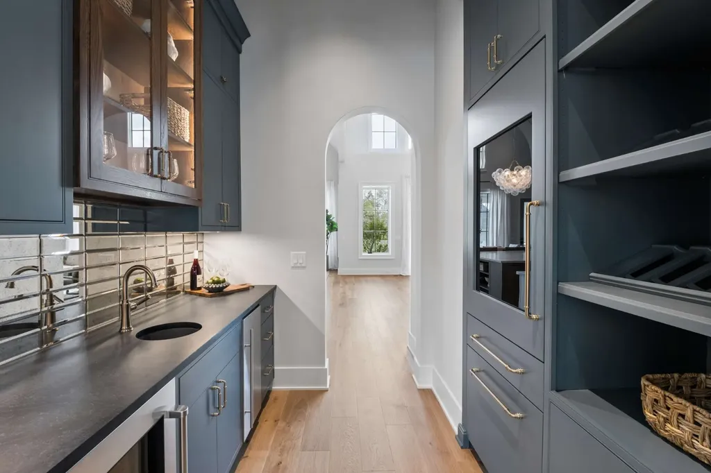 1114 Tyne Boulevard Nashville TN 37220