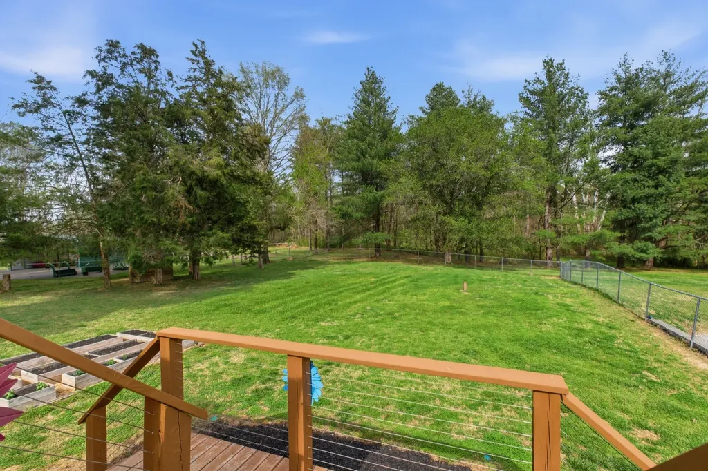 293 E Piney Road Dickson TN 37055