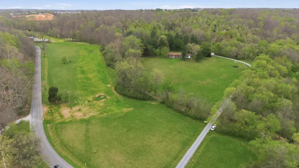 293 E Piney Road Dickson TN 37055
