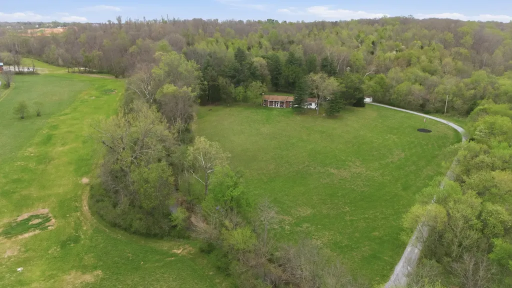 293 E Piney Road Dickson TN 37055