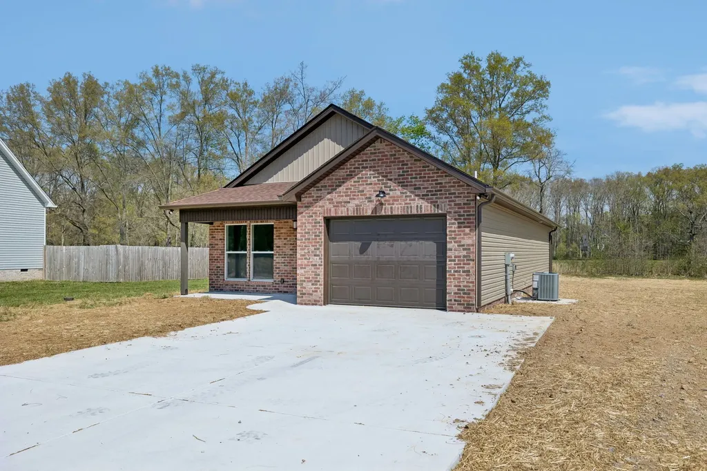 242 Green Meadow Drive Smithville TN 37166