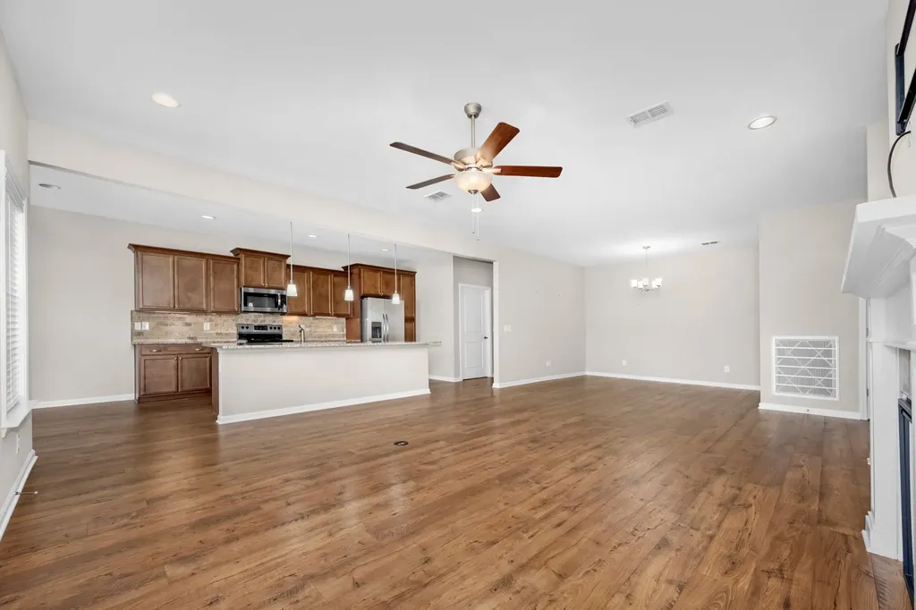 2415 Stonecenter Lane Murfreesboro TN 37128