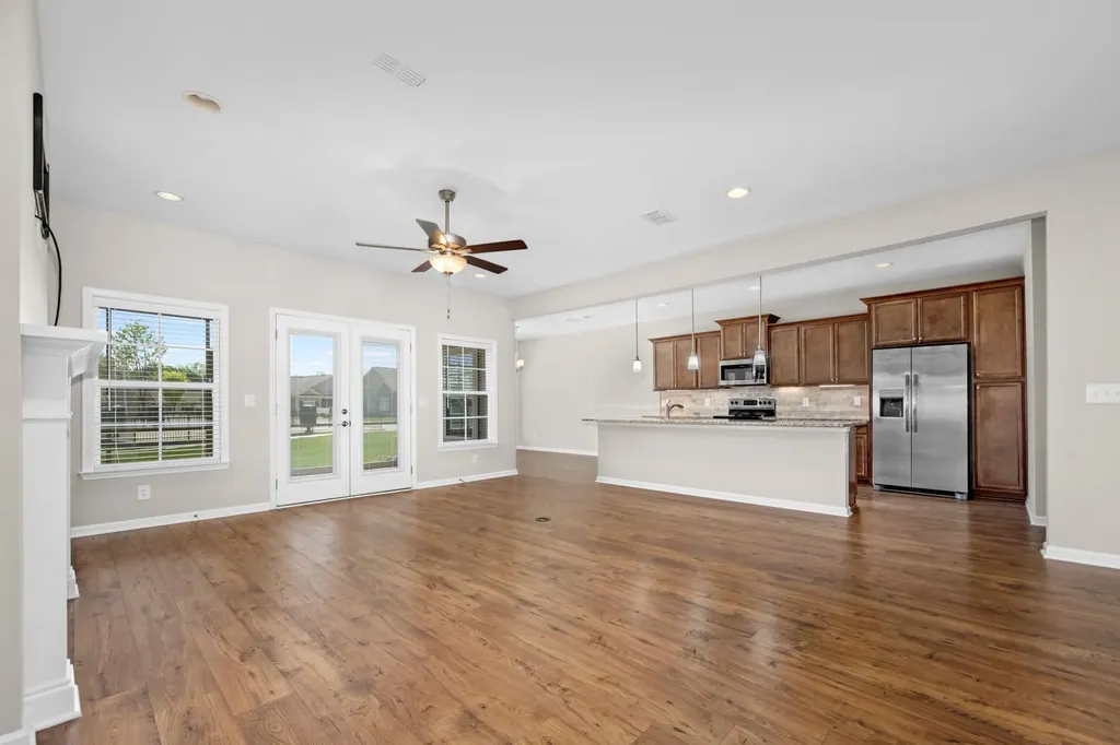 2415 Stonecenter Lane Murfreesboro TN 37128