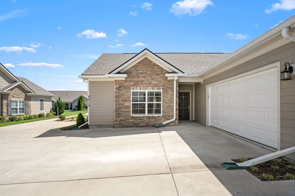 2415 Stonecenter Lane Murfreesboro TN 37128