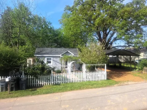 108 Weaver Street Decherd TN 37324