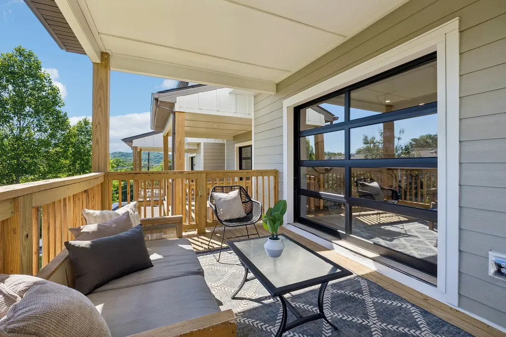 2010 Sonya Terrace Nashville TN 37209