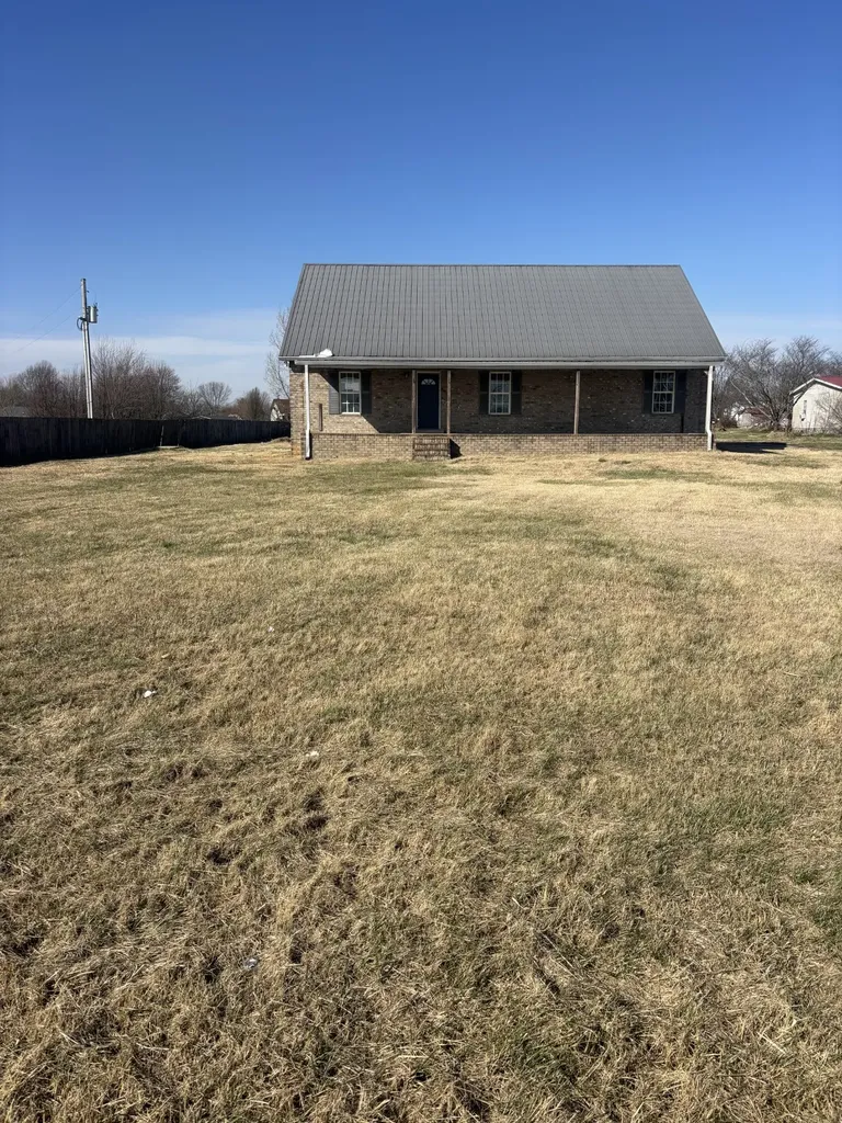 2075 Akersville Road Lafayette TN 37083