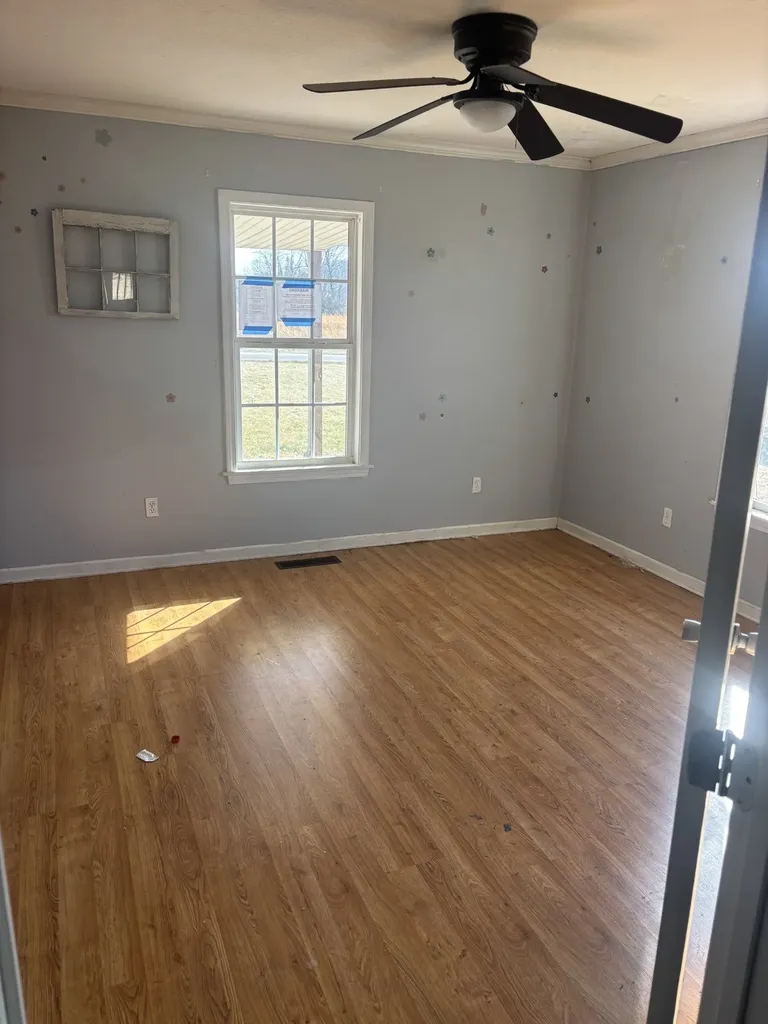 2075 Akersville Road Lafayette TN 37083