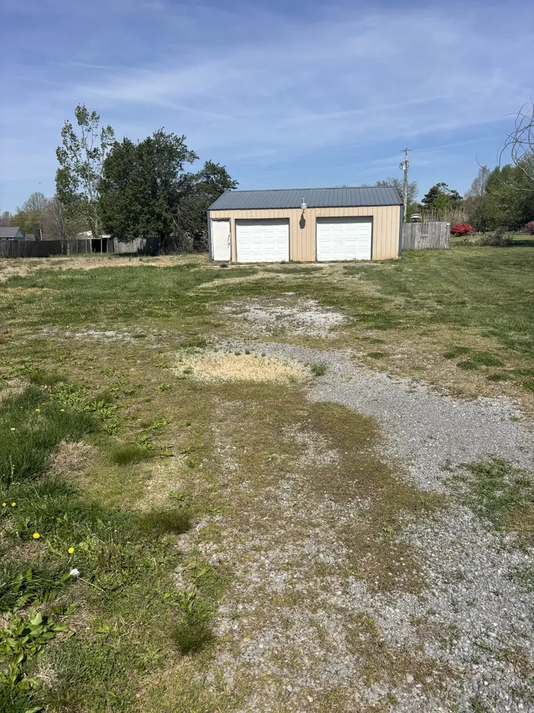 2075 Akersville Road Lafayette TN 37083