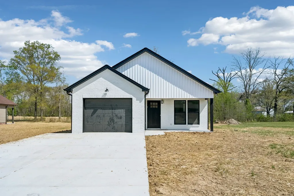190 Green Meadow Drive Smithville TN 37166