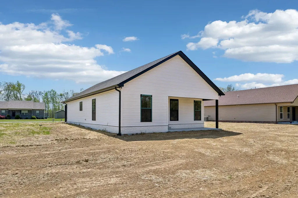 190 Green Meadow Drive Smithville TN 37166