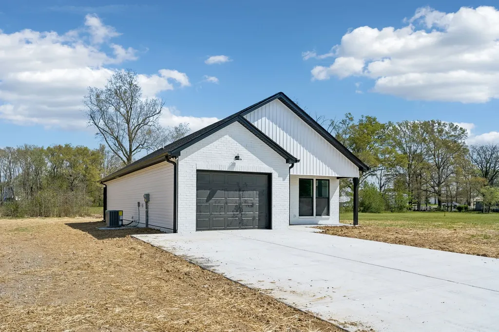 190 Green Meadow Drive Smithville TN 37166
