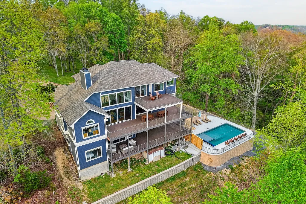 1853 Lafever Ridge Road Silver Point TN 38582
