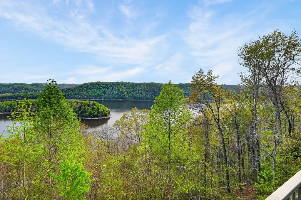1853 Lafever Ridge Road Silver Point TN 38582