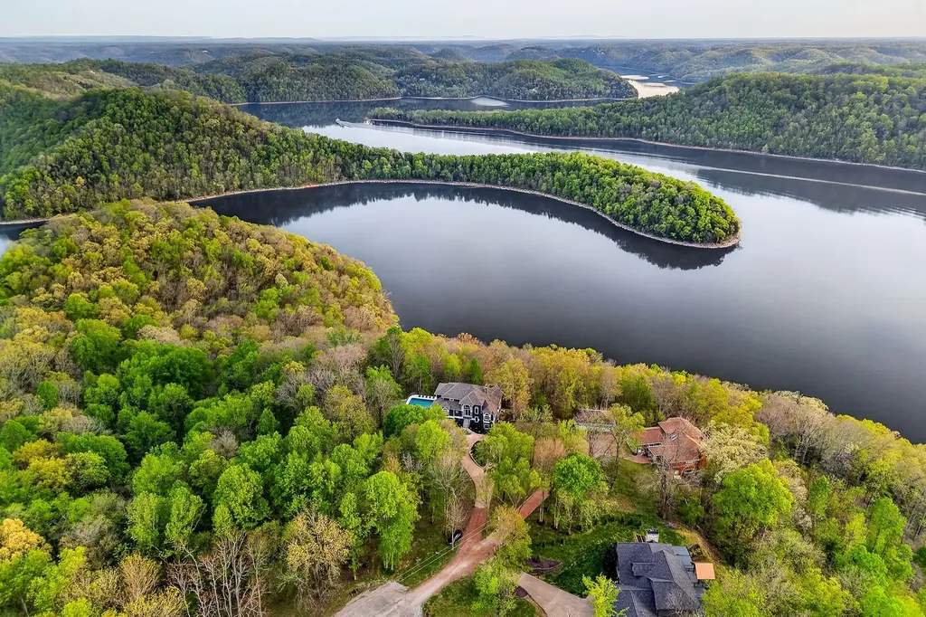 1853 Lafever Ridge Road Silver Point TN 38582