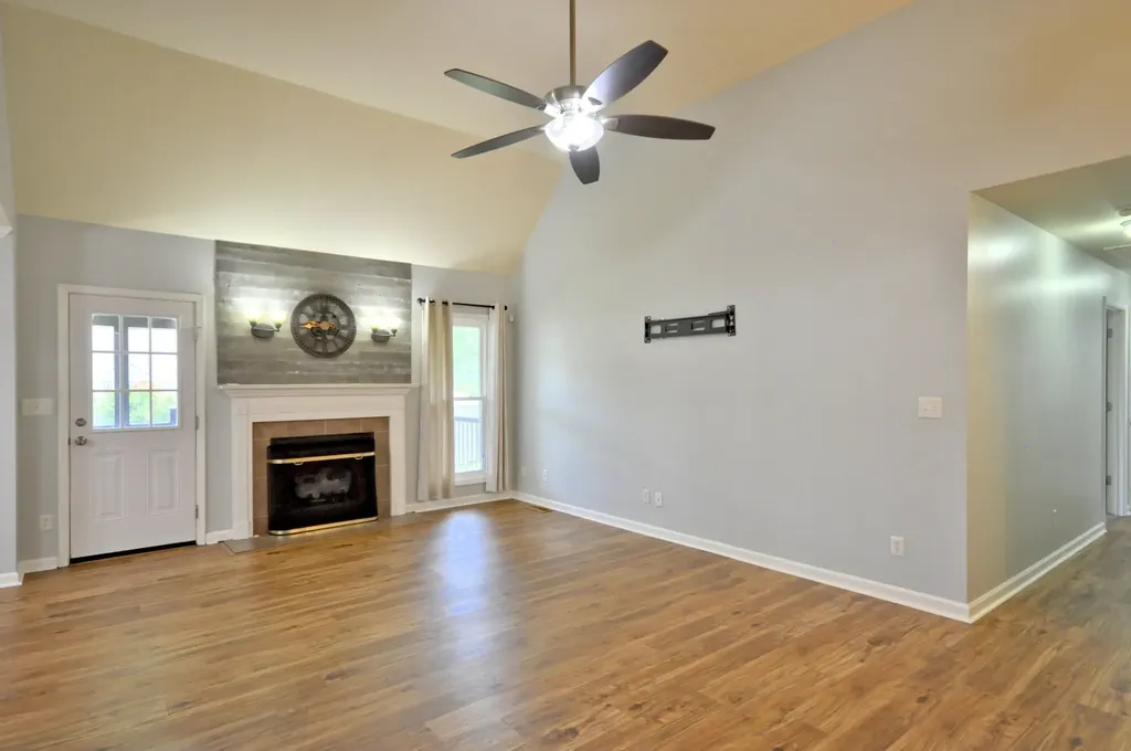3637 Aurora Drive Clarksville TN 37040