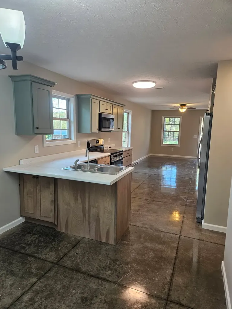 117 White Lane Portland TN 37148