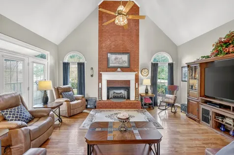 4676 Harpeth Peytonsville Road Thompsons Station TN 37179