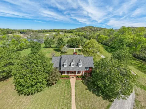 4676 Harpeth Peytonsville Road Thompsons Station TN 37179
