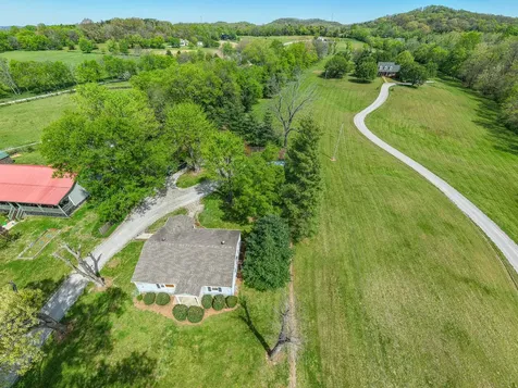 4676 Harpeth Peytonsville Road Thompsons Station TN 37179
