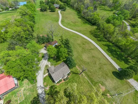 4676 Harpeth Peytonsville Road Thompsons Station TN 37179