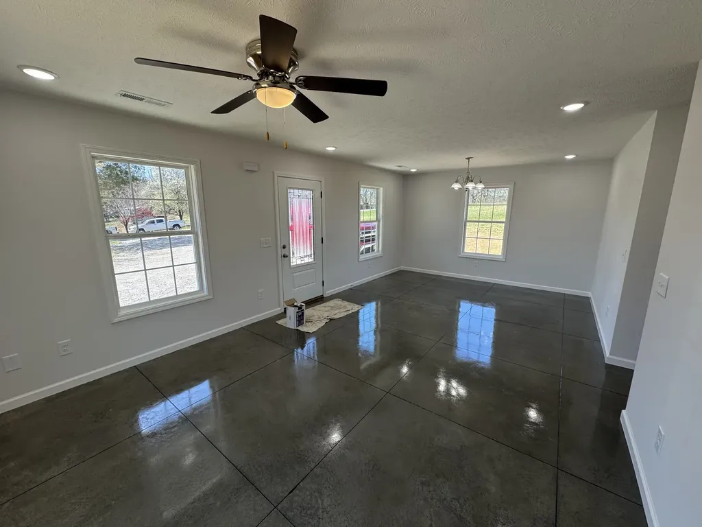 111 White Lane Portland TN 37148