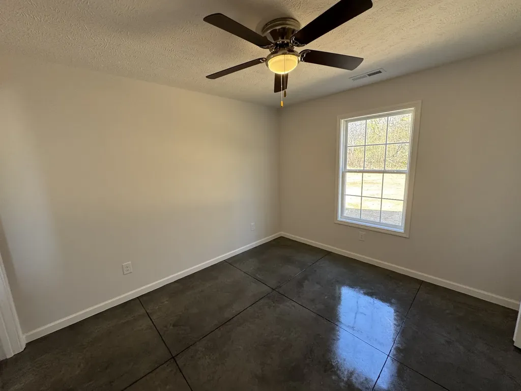 111 White Lane Portland TN 37148