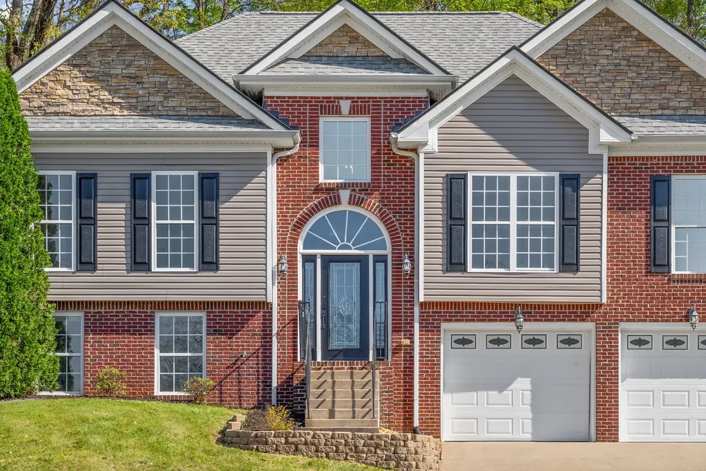 1986 Stone Valley Court Clarksville TN 37043
