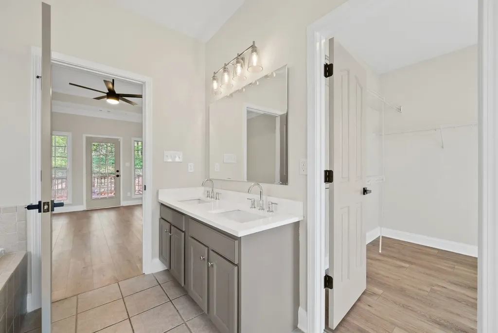 1986 Stone Valley Court Clarksville TN 37043