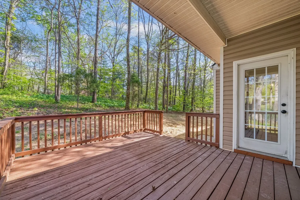 1986 Stone Valley Court Clarksville TN 37043